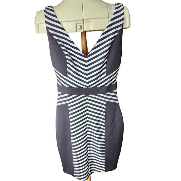 Guess black and white striped bodycon dress - Picture 1 of 4